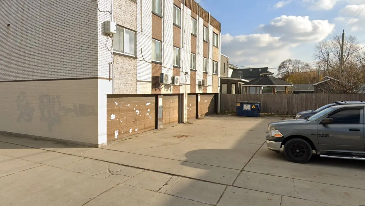 1095 Felix – Garage storage (NO CARS) — photo 1