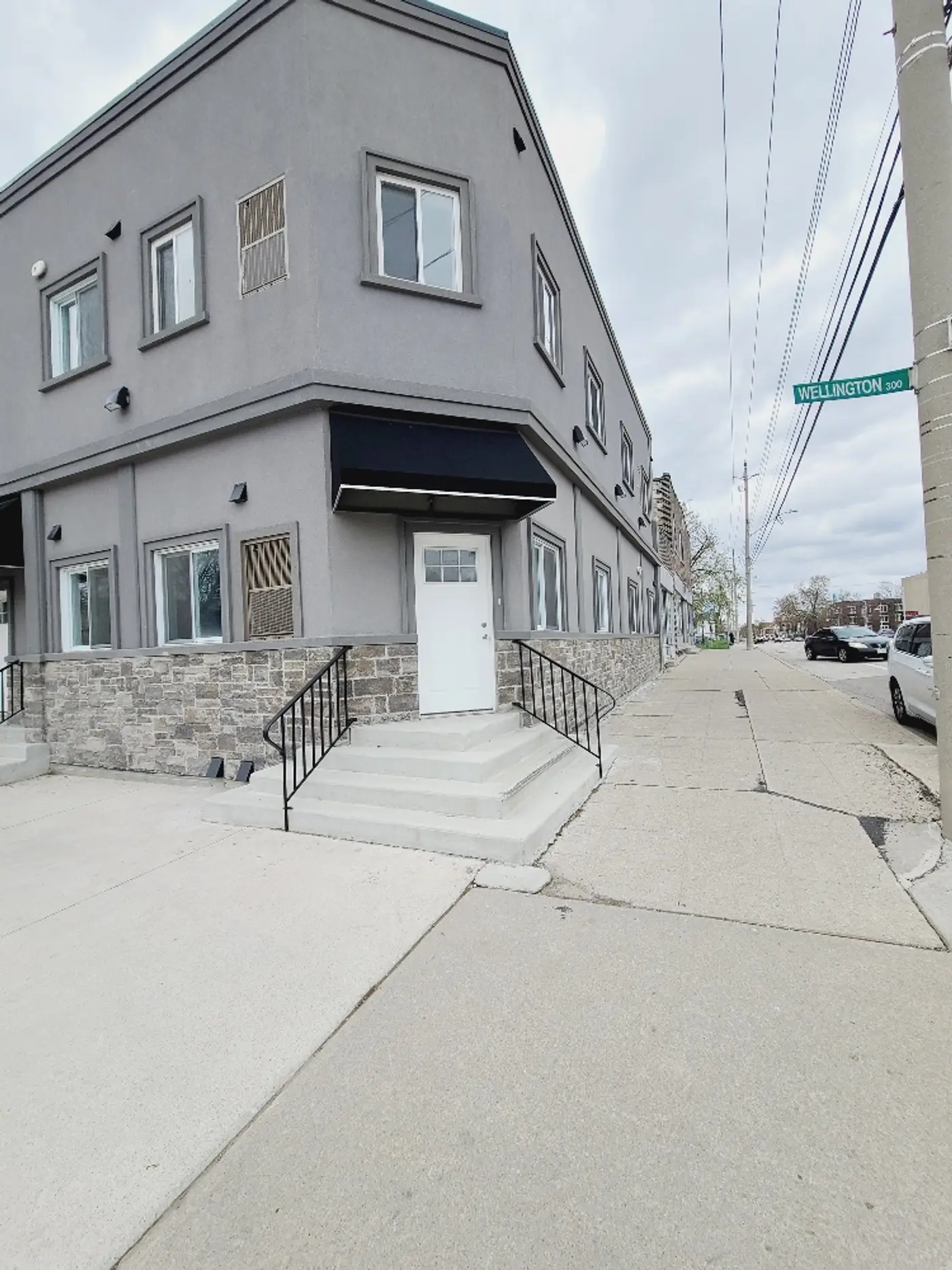 1201 University – Luxury Apartments — photo 1